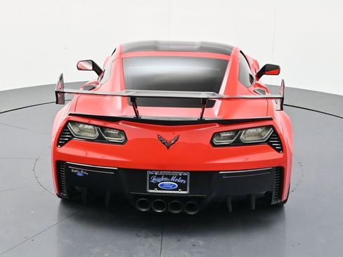 Used 2015 Chevrolet Corvette Z06 w/ 3LZ Preferred Equipment Group RWD image 36