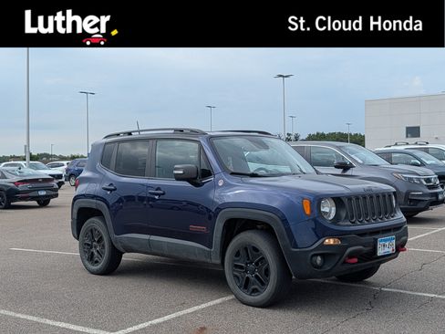 Used 2018 Jeep Renegade Trailhawk w/ Cold Weather Group II AWD/4WD image 1