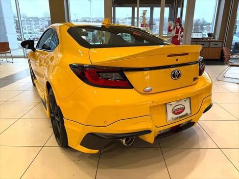 New 2026 Toyota GR86 YUZU Limited image 3