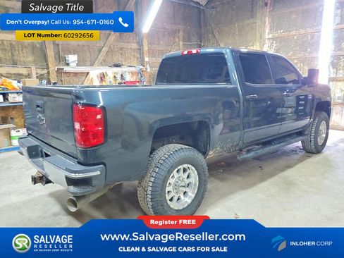 Used 2018 Chevrolet Silverado 2500 LT w/ LT Convenience Package AWD/4WD image 4