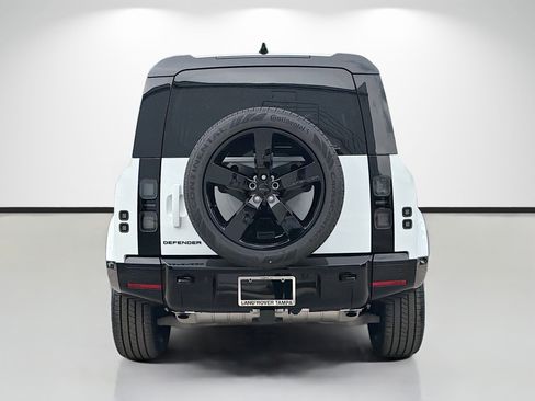 New 2026 Land Rover Defender 110 X-Dynamic SE AWD/4WD image 4