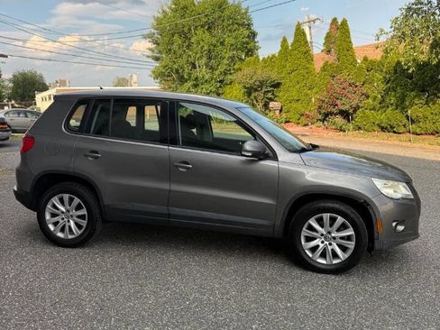 Used 2009 Volkswagen Tiguan S FWD image 8