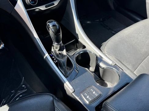 Used 2013 Hyundai Sonata Limited w/ Premium Pkg FWD image 17