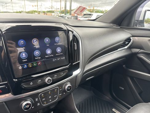 Used 2022 Chevrolet Traverse LT w/ LT Premium Package AWD/4WD image 23