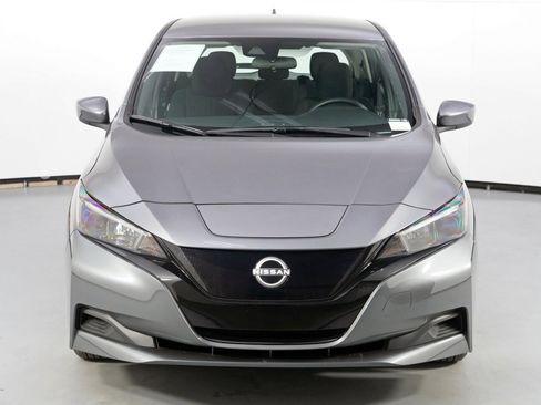 Used 2025 Nissan Leaf S image 39