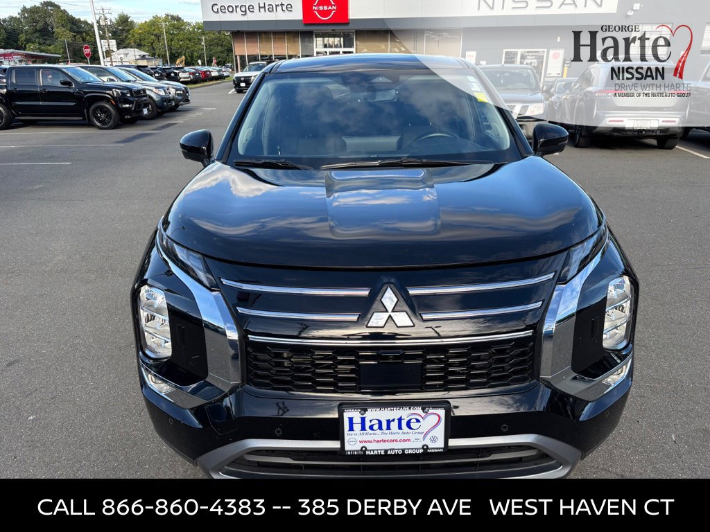 Used 2025 Mitsubishi Outlander SE AWD/4WD image 2