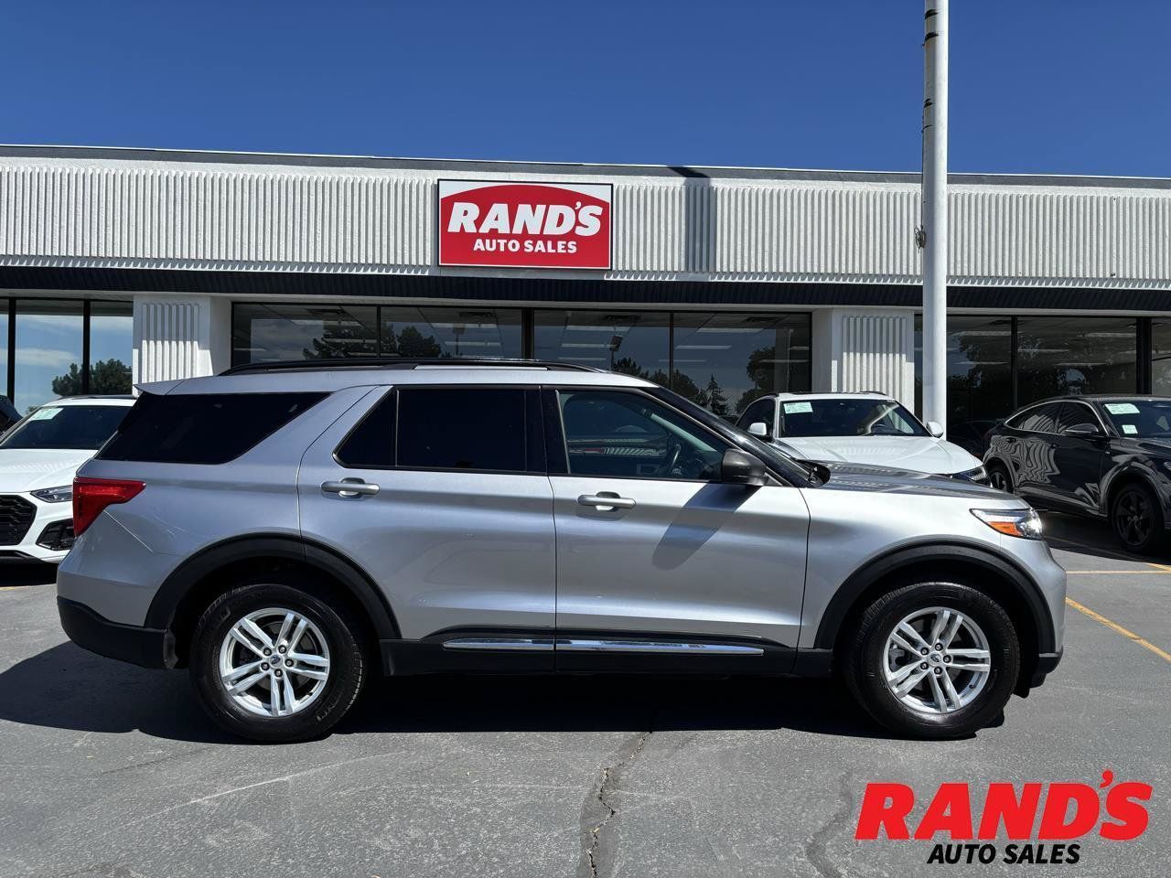 Used 2021 Ford Explorer XLT AWD/4WD image 1