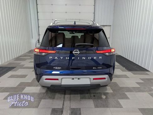 Used 2025 Nissan Pathfinder SL AWD/4WD image 3