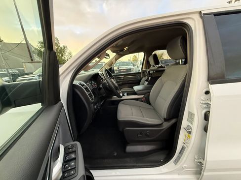 Used 2019 RAM 1500 Big Horn AWD/4WD image 17