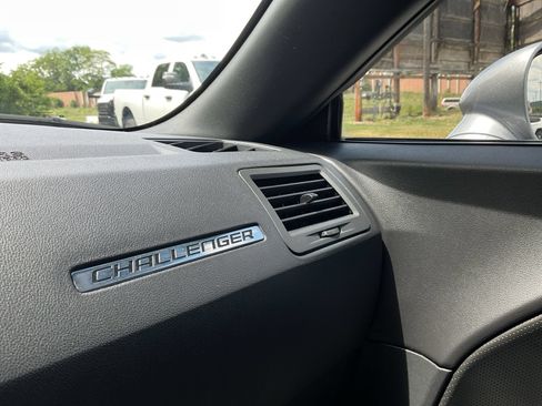 Used 2014 Dodge Challenger R/T Plus RWD image 41