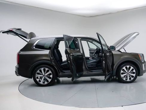 Used 2021 Kia Telluride EX w/ EX Premium Package FWD image 15