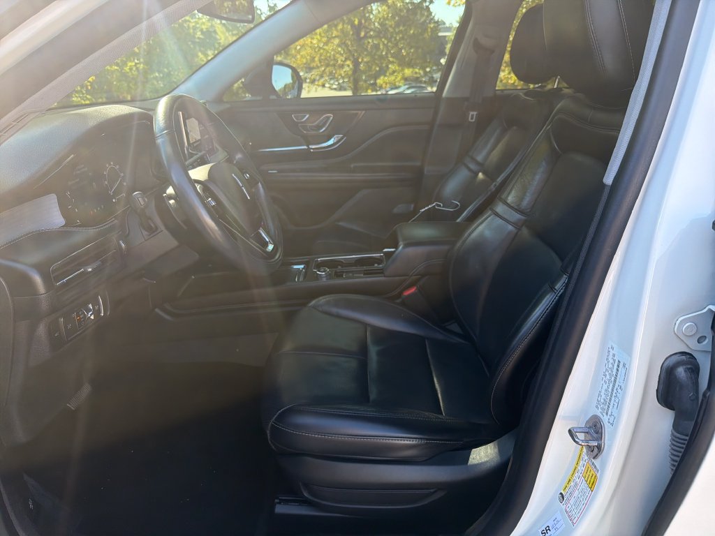 Used 2020 Lincoln Corsair AWD w/ Premium Package image 14
