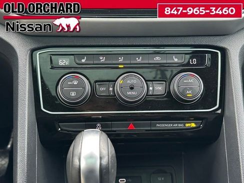 Used 2022 Volkswagen Atlas Cross Sport SE image 17