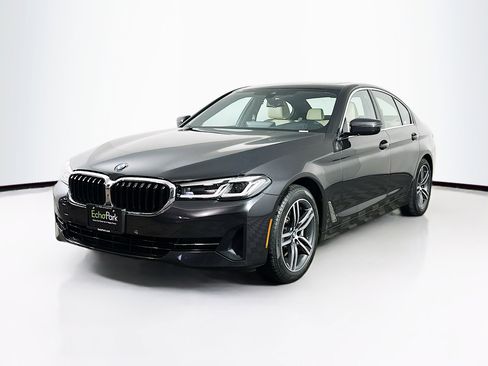 Used 2022 BMW 530i xDrive w/ Premium Package image 3