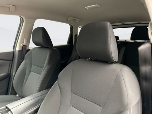 Used 2025 Nissan Rogue S AWD/4WD image 10