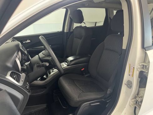 Used 2016 Dodge Journey SE w/ Flexible Seating Group FWD image 18