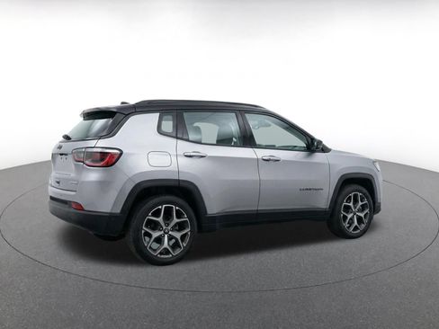Used 2025 Jeep Compass Limited AWD/4WD image 9
