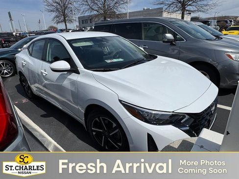 Used 2024 Nissan Sentra SV image 1