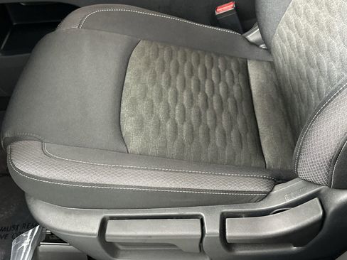 Used 2024 Nissan Pathfinder S FWD image 12