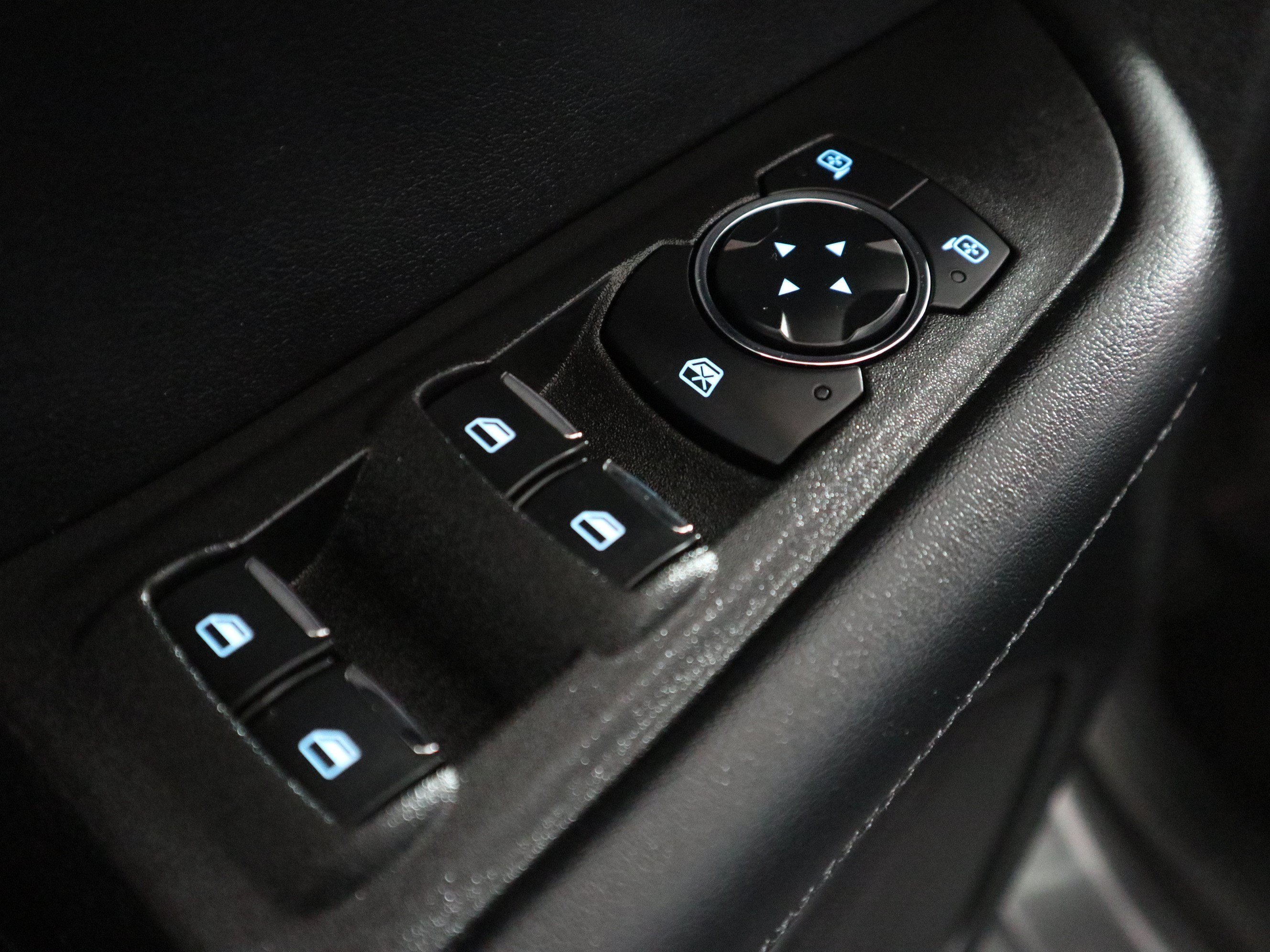 Used 2024 Ford Edge SEL AWD/4WD image 25
