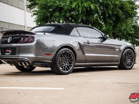 Used 2014 Ford Mustang Shelby GT500 w/ Equipment Group 821A RWD image 39