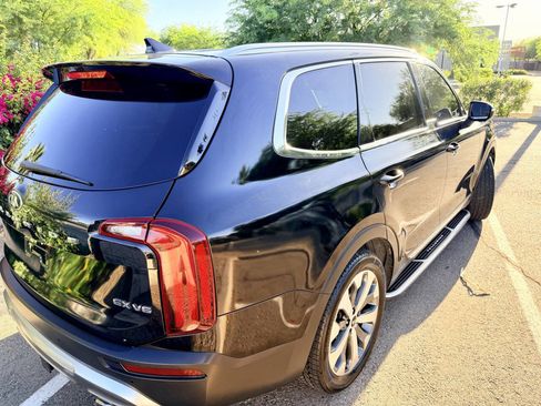 Used 2020 Kia Telluride EX w/ EX Premium Package FWD image 7