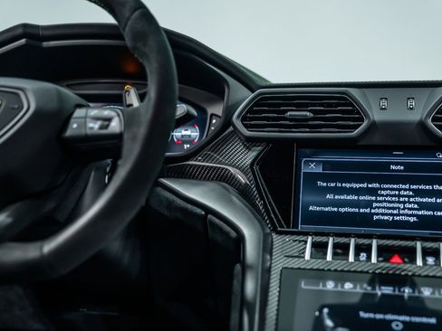 Used 2023 Lamborghini Urus Performante image 26