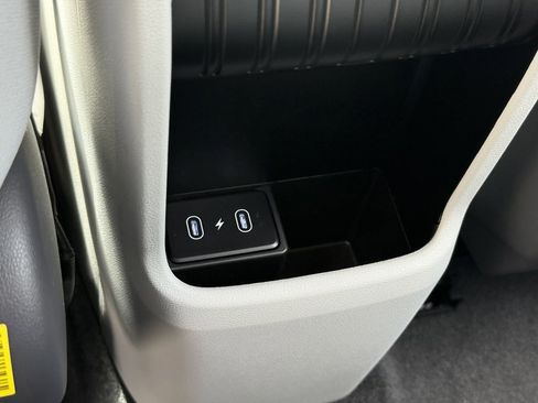 New 2025 Hyundai Kona SE FWD image 28