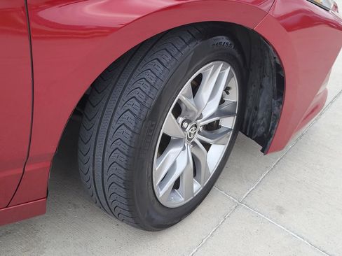 Used 2022 Toyota Avalon XLE image 6