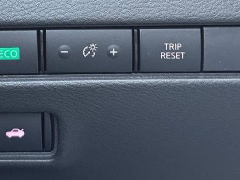 Used 2024 Nissan Sentra SV FWD image 23