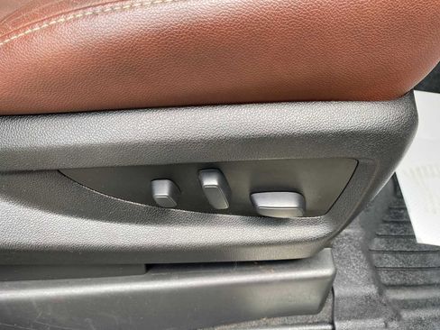 Used 2020 Chevrolet Suburban Premier w/ Premier Plus Edition image 33