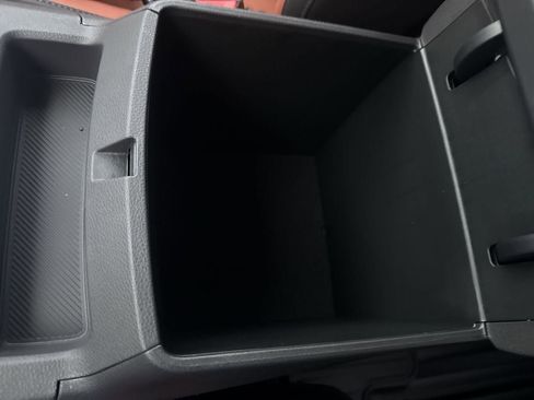 New 2026 Kia Carnival EX FWD image 40