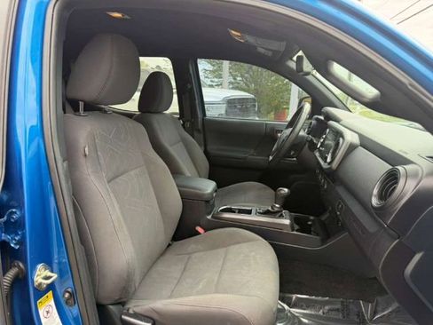 Used 2016 Toyota Tacoma TRD Sport w/ Towing Package image 10