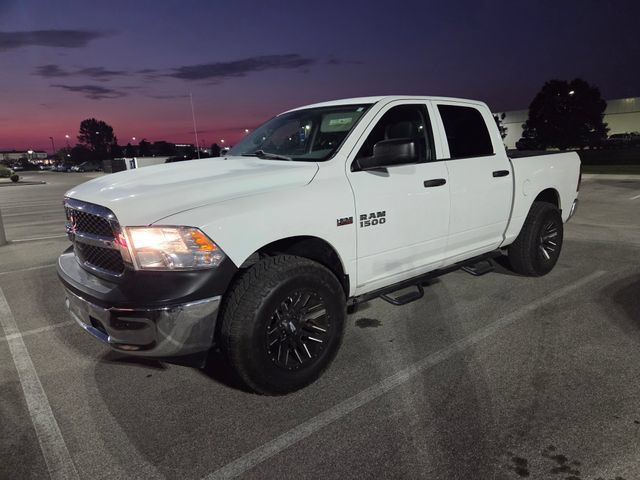 Used 2014 RAM 1500 4x4 Crew Cab w/ Exterior Appearance Group image 1