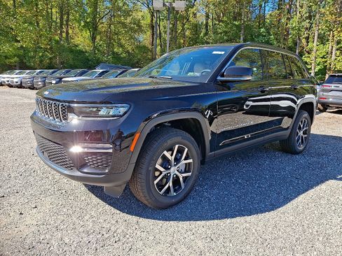 New 2025 Jeep Grand Cherokee Limited image 2