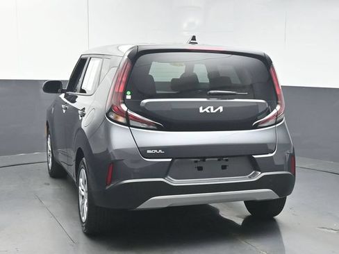 Used 2025 Kia Soul LX FWD image 6