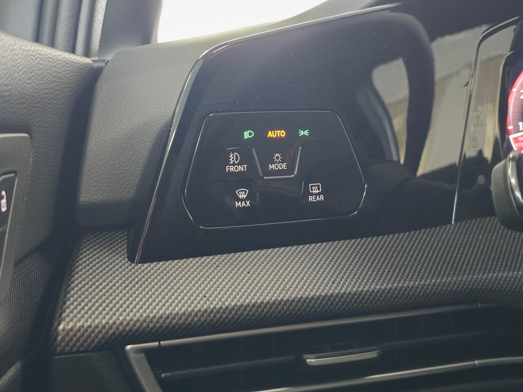 New 2026 Volkswagen GTI SE FWD image 27