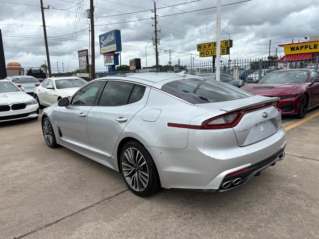 Used 2018 Kia Stinger Premium RWD image 4