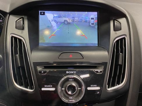 Used 2017 Ford Focus Titanium w/ Titanium Technology Package FWD image 23