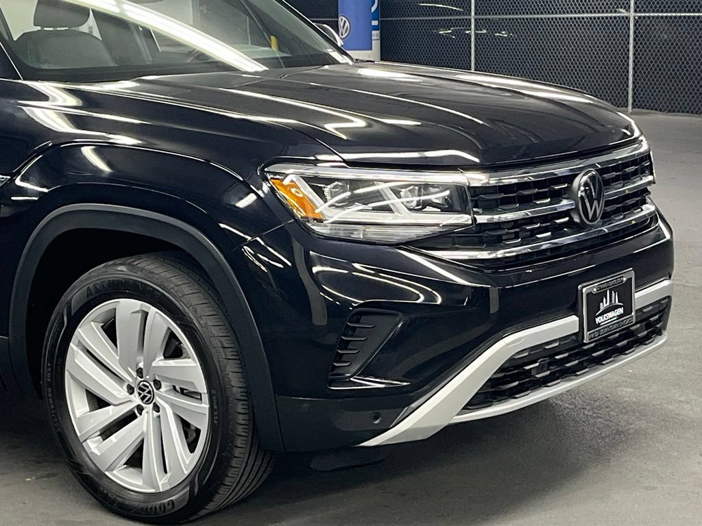 Certified 2023 Volkswagen Atlas Cross Sport SE w/ Panoramic Sunroof Package AWD/4WD image 43