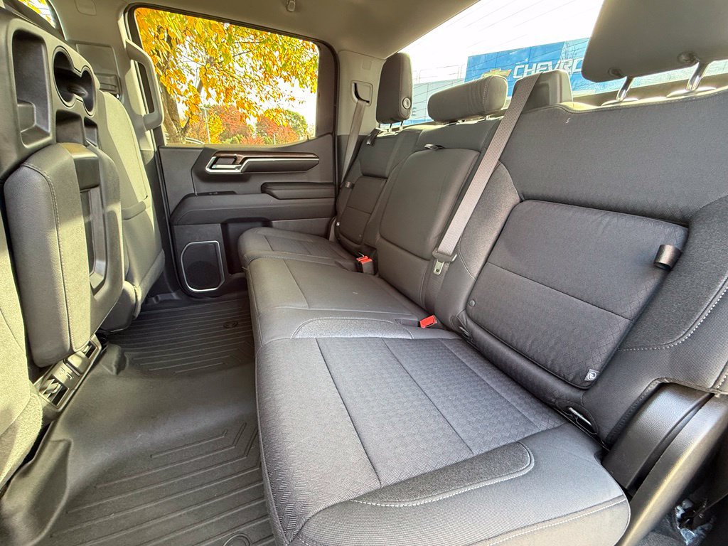 Used 2023 Chevrolet Silverado 1500 LT AWD/4WD image 25