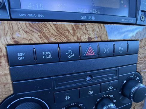 Used 2009 Jeep Grand Cherokee Limited image 20