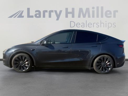 Used 2024 Tesla Model Y Performance image 2
