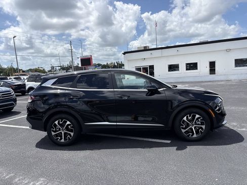 Certified 2025 Kia Sportage EX FWD image 9