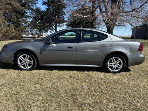 Used 2007 Pontiac Grand Prix w/ Preferred Package image 2