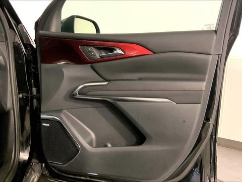 Used 2024 Chevrolet Traverse Z71 w/ Enhanced Driving Package AWD/4WD image 27