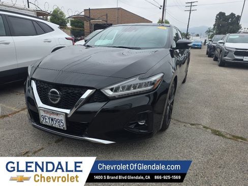 Used 2019 Nissan Maxima SR w/ Premium Package FWD image 2