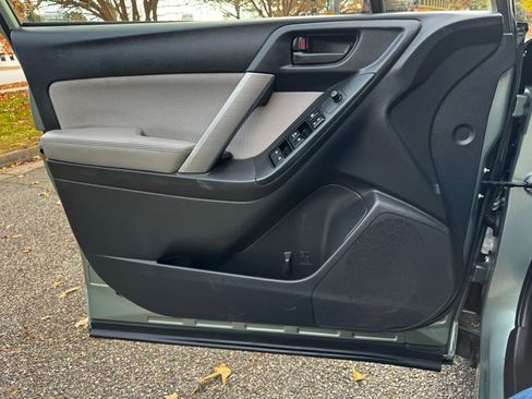 Used 2016 Subaru Forester 2.5i Premium w/ Popular Package #2 image 6