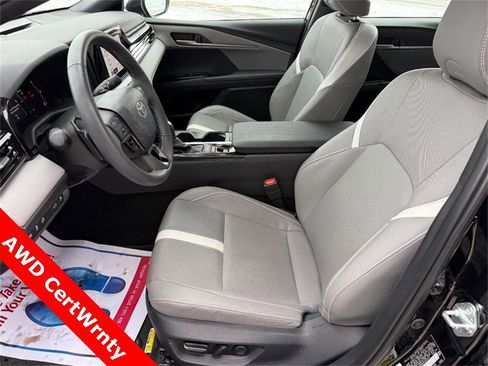 Used 2025 Toyota Camry SE image 16