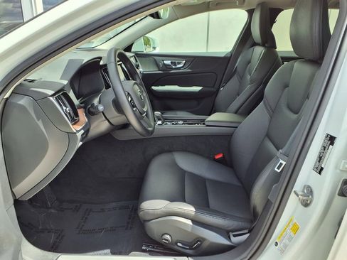 Certified 2025 Volvo V60 B5 Cross Country Plus AWD/4WD image 7
